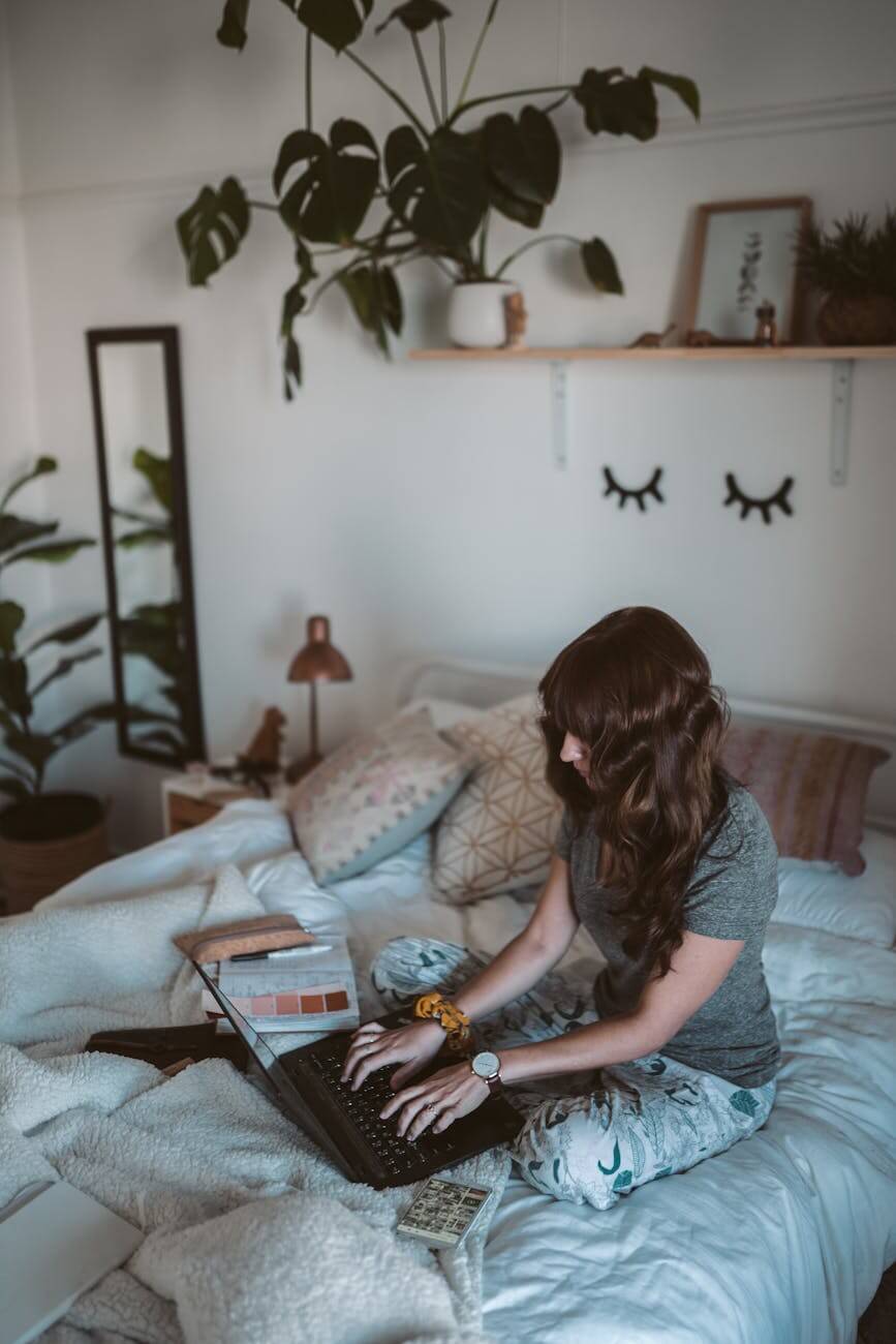 The 5-Minute Newsletter: Engineering an Audience That Actually Buys